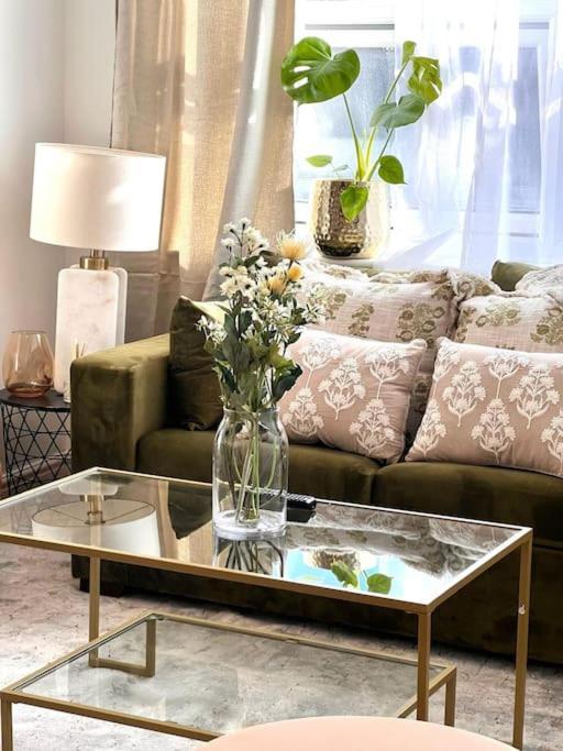 לונדון Lovely 1Bdr Flat Next To Earls Court Station מראה חיצוני תמונה