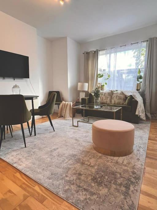 לונדון Lovely 1Bdr Flat Next To Earls Court Station מראה חיצוני תמונה